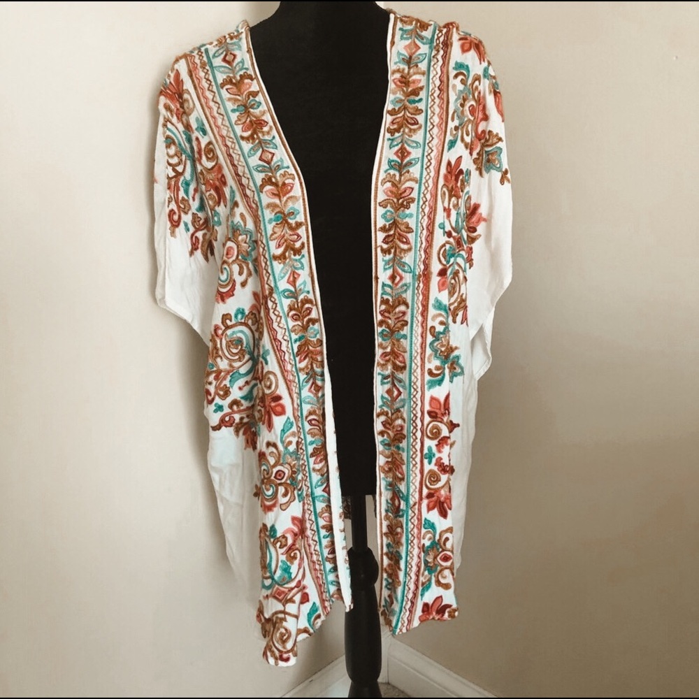 Women’s altered state embroidered komono size M/L